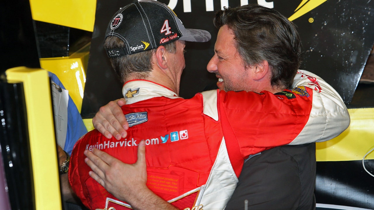 Postrace embrace between Stewart, Harvick was special